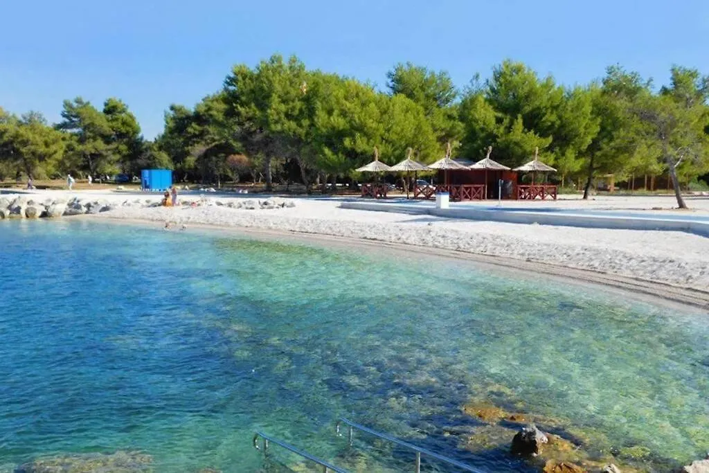 Apartment Sanja Near The Sea, Spacious And Green :) Pula