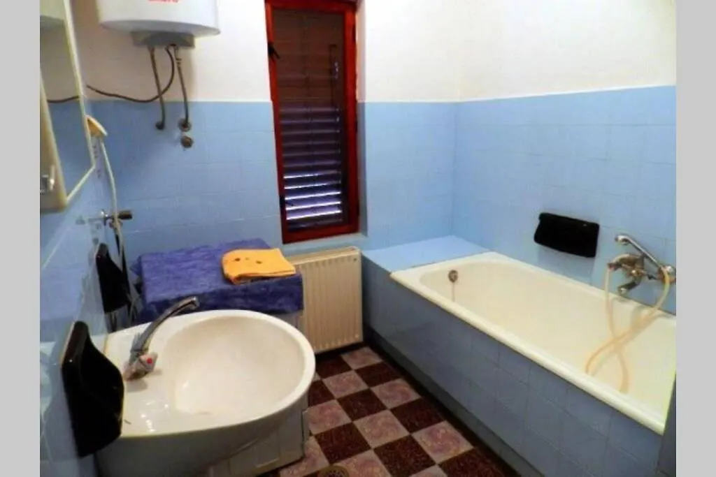 Apartment Sanja Near The Sea, Spacious And Green :) Pula Croatie