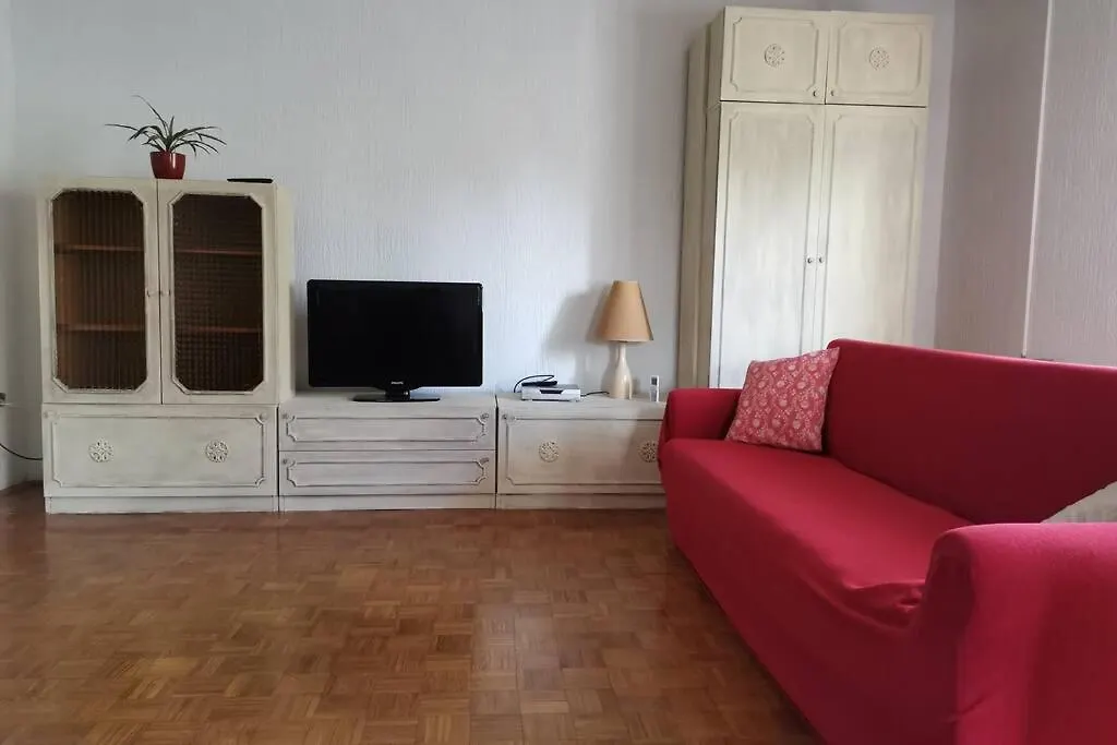 Apartment Sanja Near The Sea, Spacious And Green :) Pula Croatie