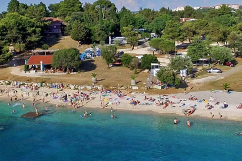 Apartment Sanja Near The Sea, Spacious And Green :) Pula