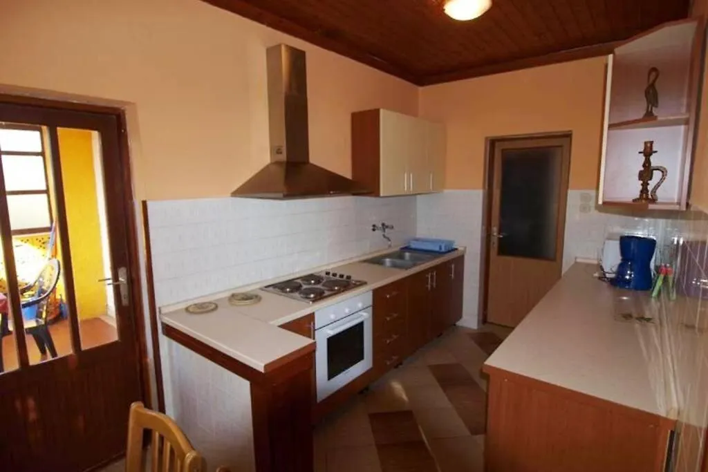 Apartment Sanja Near The Sea, Spacious And Green :) Pula Croatie