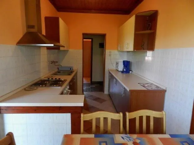 Apartment Sanja Near The Sea, Spacious And Green :) Pula